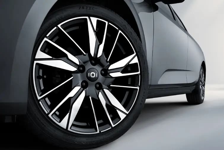 Changan EADO Plus - Diseño Frontal de Vanguardia